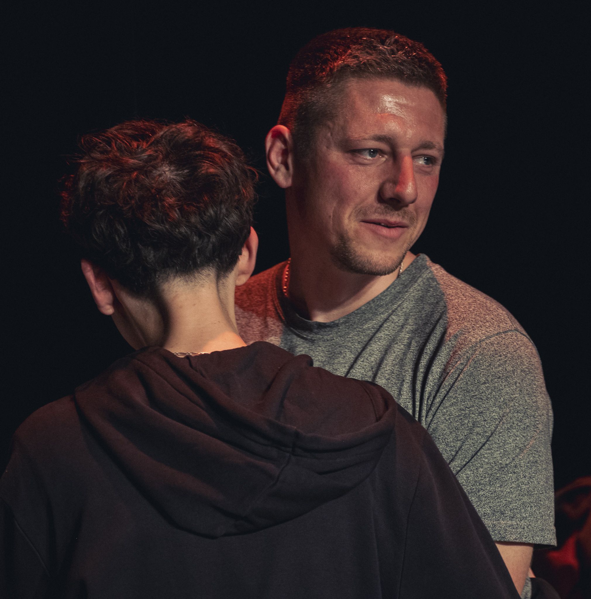 La troupe en coulisses